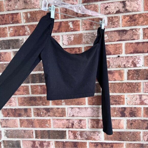 Aritzia TNA * black long sleeve ruched crop trop Black EUC S - Picture 7 of 8